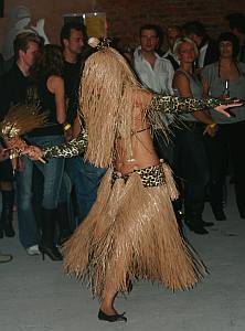 Hof-Noche Latina 03 - Afro